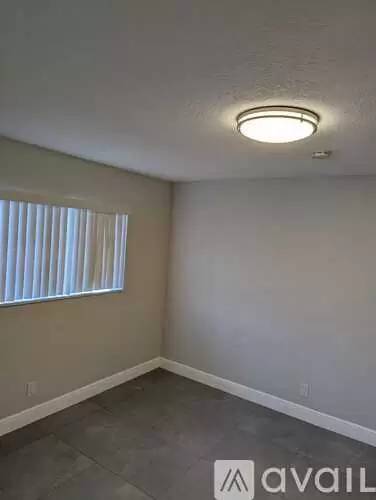 Main picture of 1431 S 14th Ave