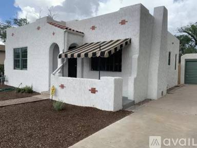 Main picture of 404 Carlisle Blvd NE