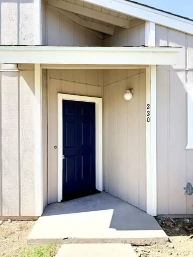 Main picture of 220 N R St