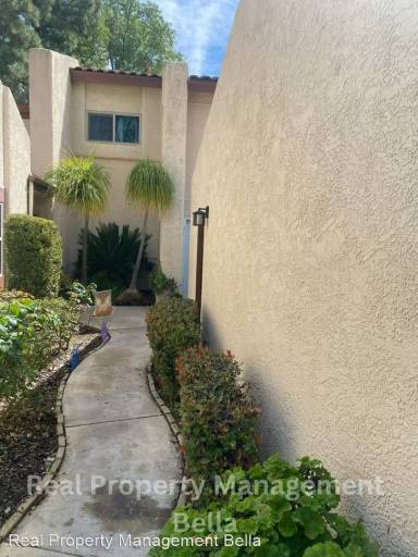 Main picture of 38972 Paseo de Oro