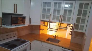 Main picture of 988 NW 104th Ave