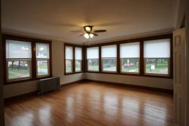 Main picture of 2651 N Harding Ave