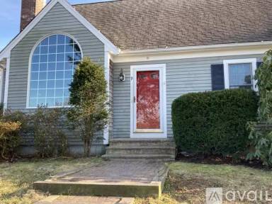 Main picture of 9 Daniel Webster Rd