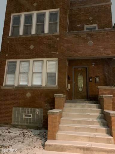Main picture of 5123 W Barry Ave