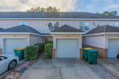 Main picture of 976 Scenic Oak Ln
