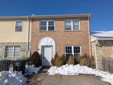 Main picture of 136 Colonial Sq