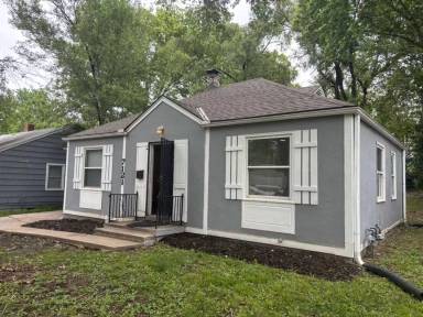 Main picture of 7121 Woodland Ave