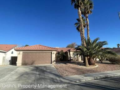 Main picture of 5830 Berry Hill Ln