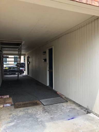 Main picture of 205 1/2 W Market Ave