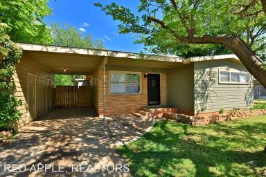 Main picture of 709 N Willis St