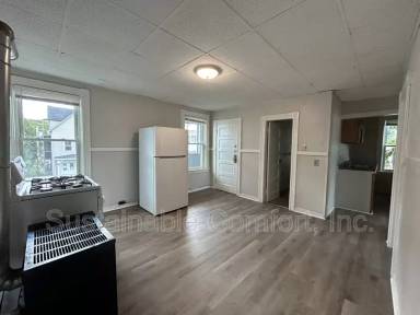 Main picture of 1 Lund St