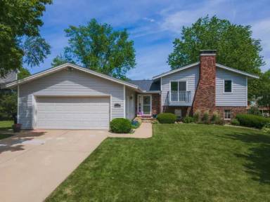 Main picture of 102 Colchester Dr