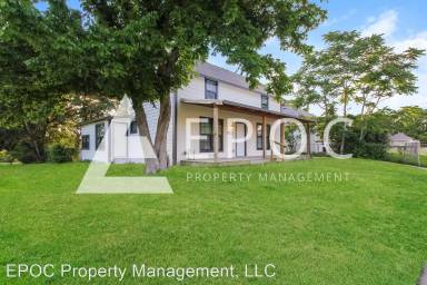 Main picture of 424 S Troost Ave