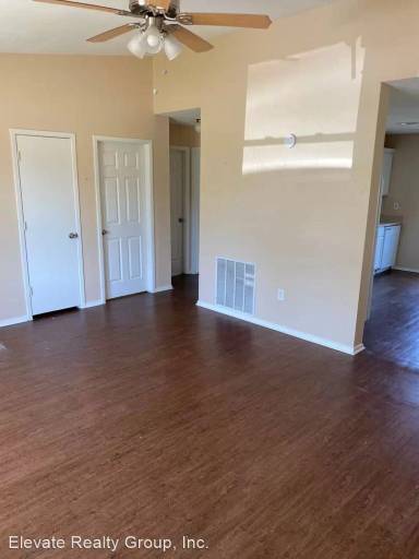 Main picture of 309 Lilac Dr