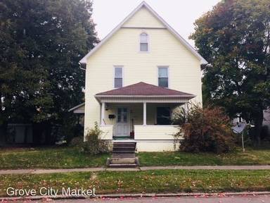 Main picture of 219 N Center St