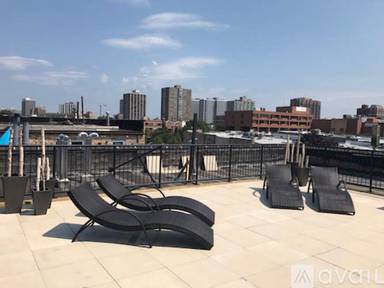 Main picture of 932 W Dakin St