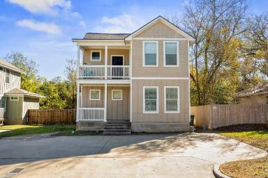 Main picture of 411 Foch St