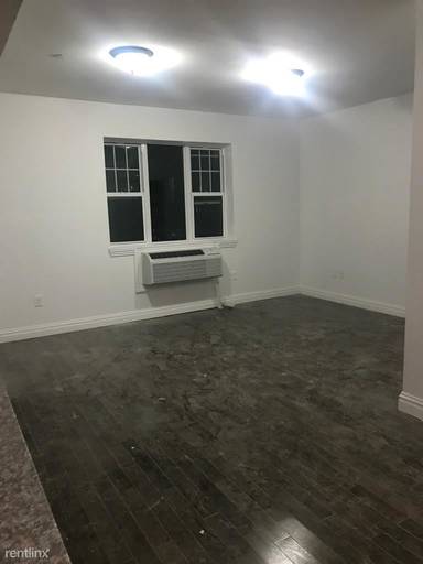 Main picture of 2900 Barnes Ave