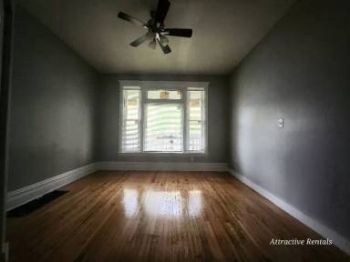 Main picture of 7028 S Rhodes Ave