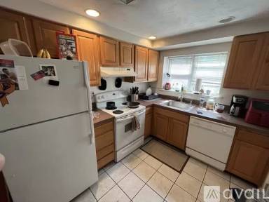 Main picture of 305 Summit Ave