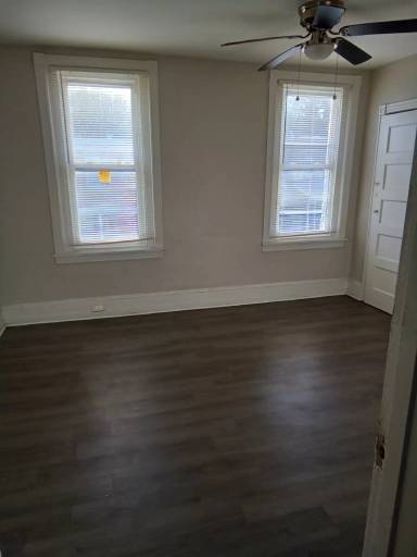 Main picture of 6327 N Woodstock St