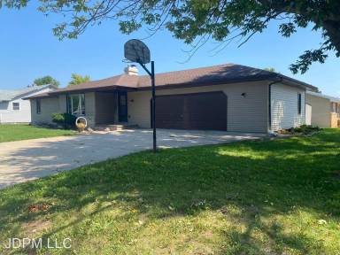 Main picture of 1066 Holly Ct