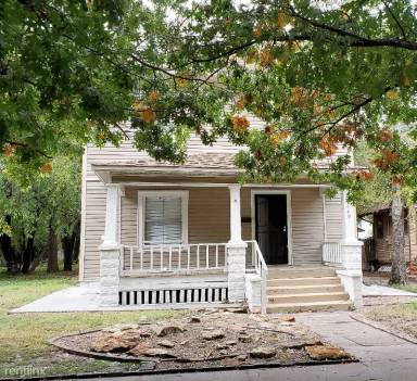 Main picture of 1449 S Wichita St