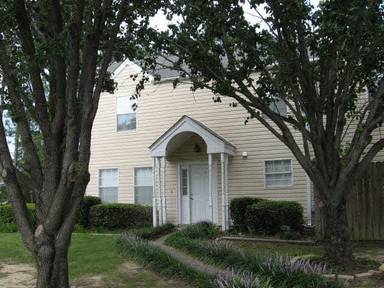 Main picture of 831 Harbor Bend Dr