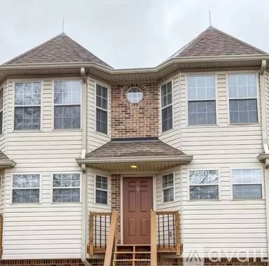 Main picture of 411 N Thornton Ave