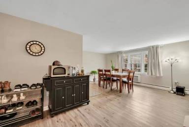 Main picture of 9 Grandview Dr