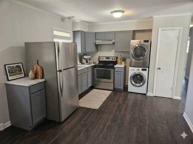 Main picture of 1806 Camelot Dr