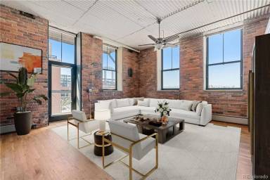 Main picture of 2261 Blake St