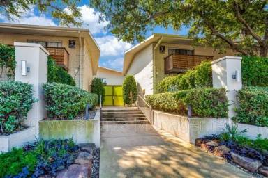 Main picture of 4616 W Lovers Ln