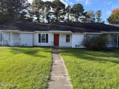 Main picture of 710 Pinewood Dr