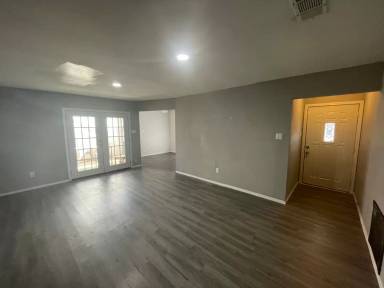 Main picture of 4801 General Ewell Dr