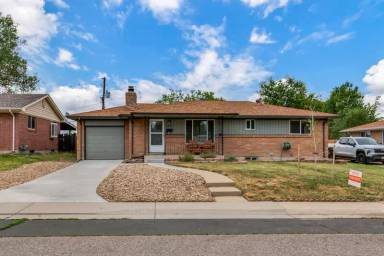 Main picture of 7482 Beach Ct