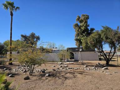 Main picture of 90 N 159th St