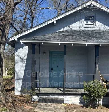 Main picture of 819 Buffalo St