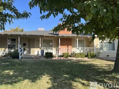 Main picture of 1628 Honeysuckle Dr