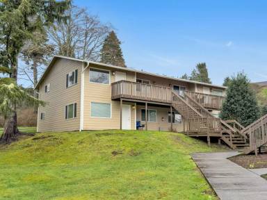 Main picture of 1601 Broadway St