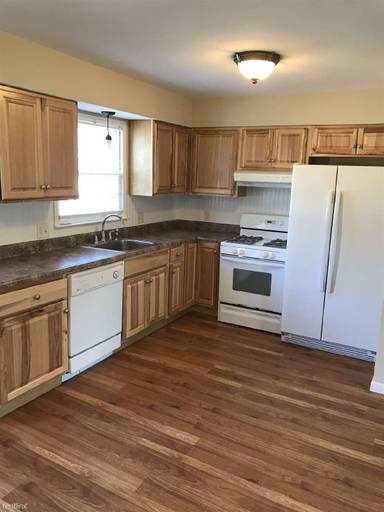 Main picture of 1024 Columbus Cir N
