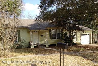 Main picture of 204 W Maggie St