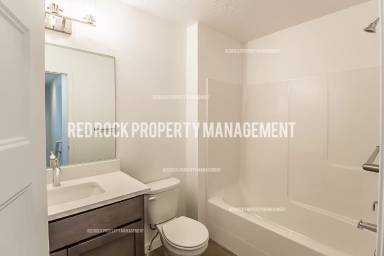 Main picture of 1024 N Davis Ln