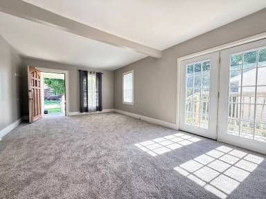 Main picture of 3445 3rd Ave