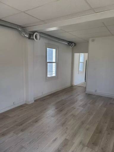 Main picture of 210 W Union St