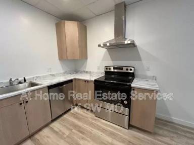 Main picture of 3342 E Linwood St