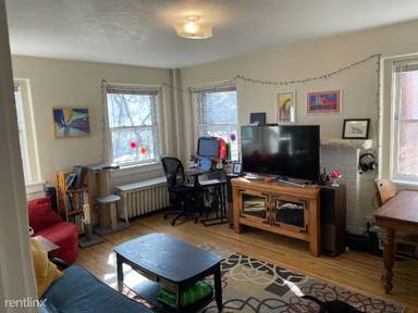 Main picture of 200 E Laurel St