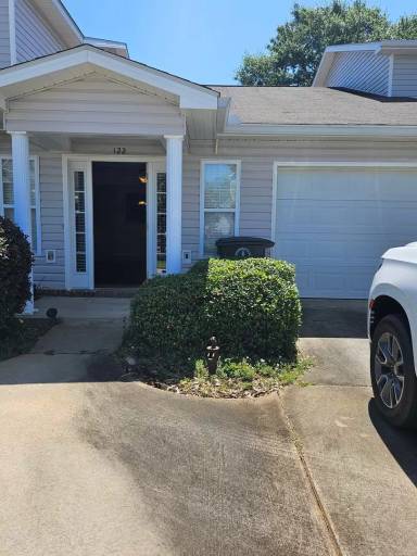 Main picture of 120 Jasmine Cir