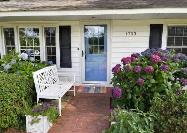 Main picture of 1705 Hambrooks Blvd