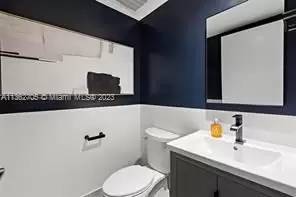 Main picture of Carbonell Brickell